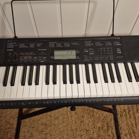 Casio ctk 3200 Keyboard m/stativ