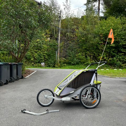 Thule Chariot Cougar 2 med full oppsett for sykkel