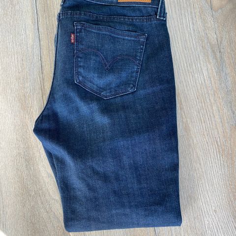 Levis jeans