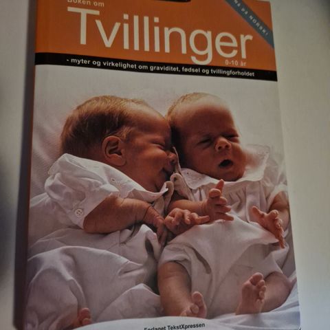 Boken om Tvillinger 0-10 år Joan Tønder Grønning