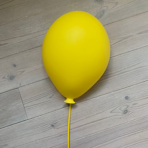 Drömminge ballong lampe fra IKEA