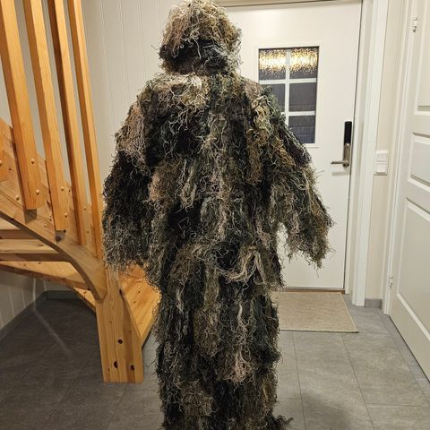 Kamuflasjedrakt/Ghillie suit