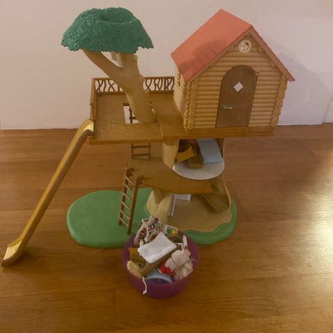 Sylvanian families Adventure Tree House - Lekesett