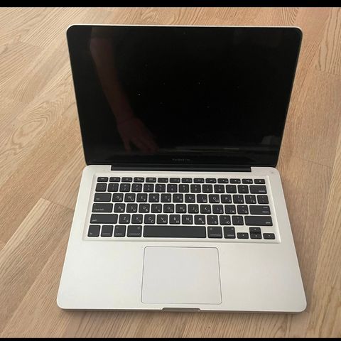 MacBook pro a1278 med Russisk og Engelsk tastatur