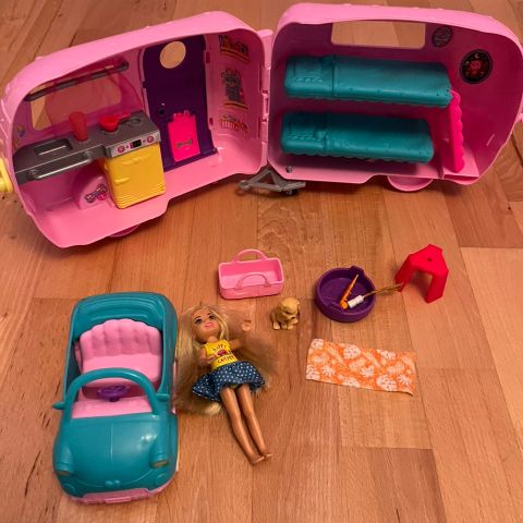 Barbie skipper camper og lekeplass selges