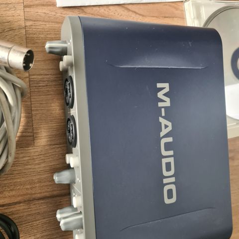 M-audio og Yamaha ma10 med flere kabel