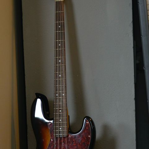 Squier Classic Vibe 60s jazz bass