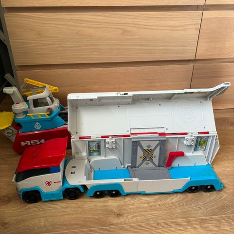 Paw Patrol leker(buss, båt og div)