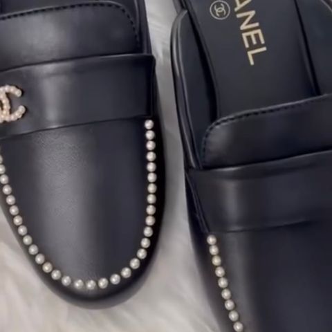 Chanel slip in sko