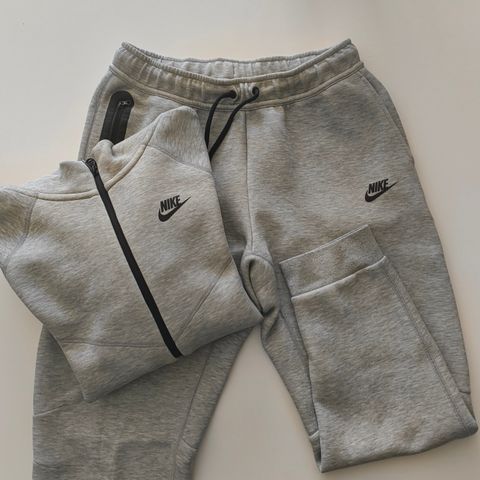 Nike tech fleece