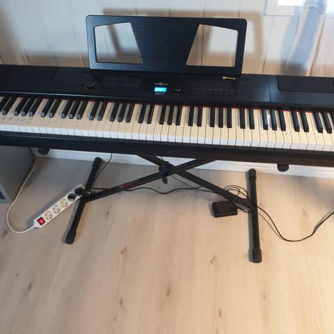 Keyboard piano