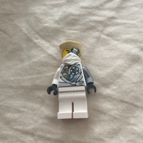 Lego ninjago damaged Zane