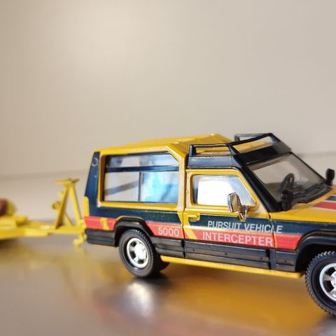 MATRA RANCHO K90 1982.  MATCHBOX SUPER KINGS  med tilhenger.