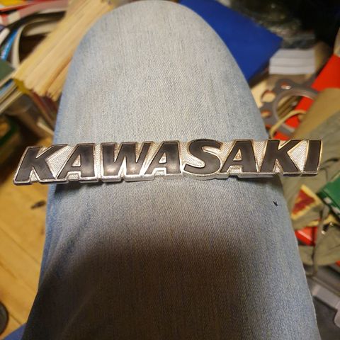 Kawasaki 100 ga3 og ga5 emblem.