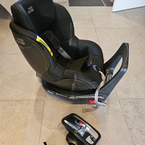 Britax Römer SWINGFIX M i-SIZE