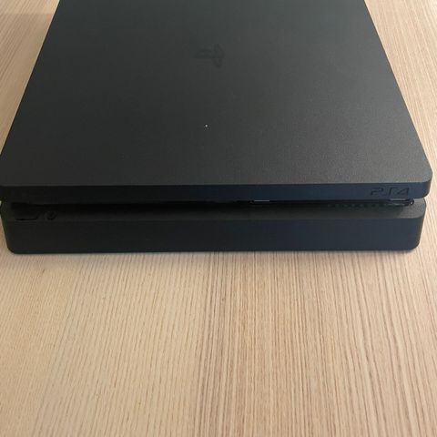 PlayStation 4 Slim