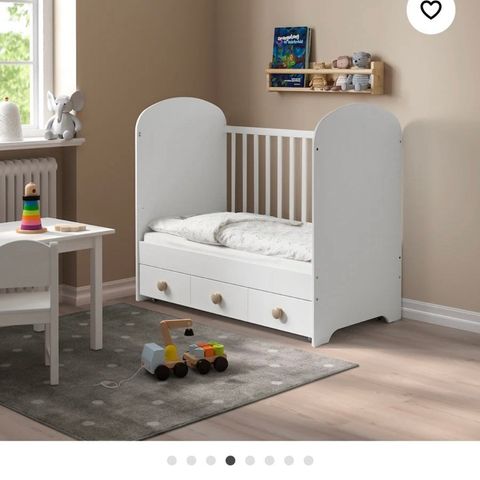 Baby bed is being given away