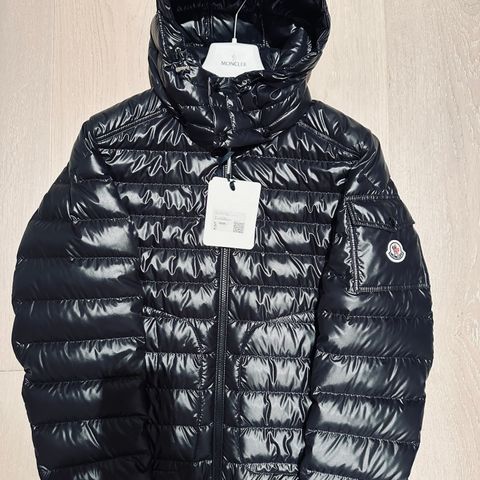 MONCLER Lauros 3  padded down jacke