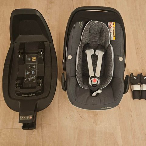 Family fix 3 base med Maxi-Cosi Pebblo pro bilstol  og bugaboo-adapter