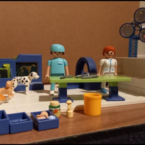 Playmobil 4346 veterinærkontor (veterinary office)