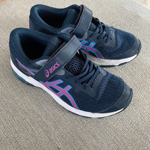 Asics joggesko str 33,5