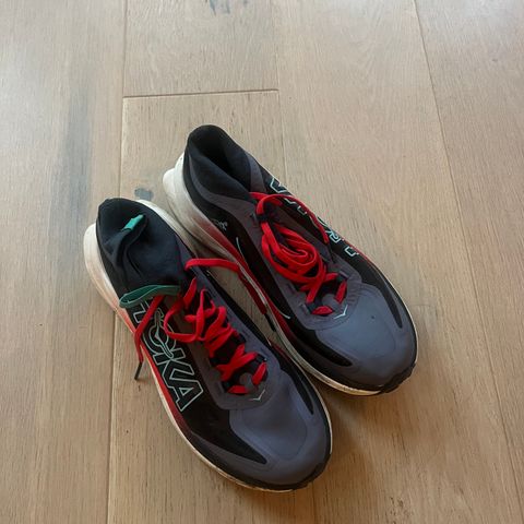 Hoka Tecton X 3