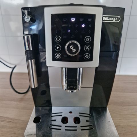 DeLonghi Kaffemaskin med steamer