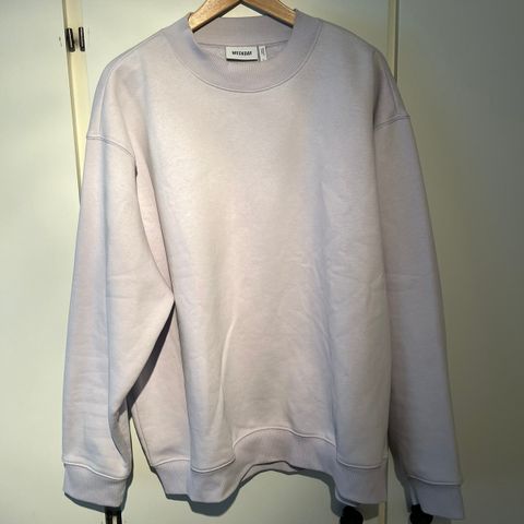 Pent brukt Relaxed Heavy Sweatshirt fra Weekday - str. L