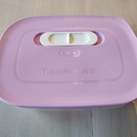 Knapt brukt Tupperware VentSmart boks