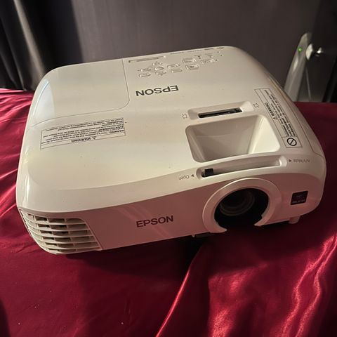 Projektor EPSON EH-TW5210