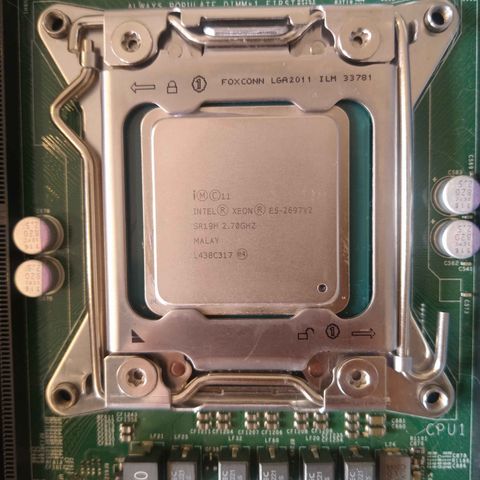 Intel Xeon E5 2697 v2 12c/24t 2st