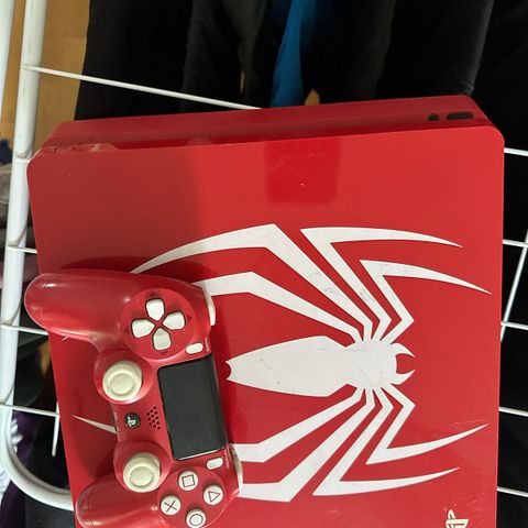 Limited edition red spiderman playstation 4