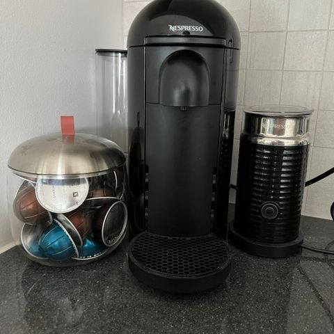 Nespresso vertuo plus kaffemaskin helt som ny