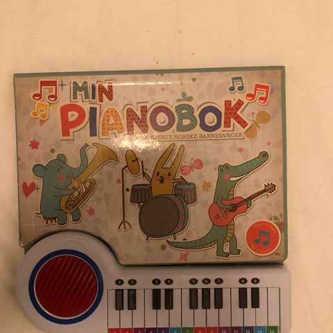 Min pianobok - med tangenter og noter