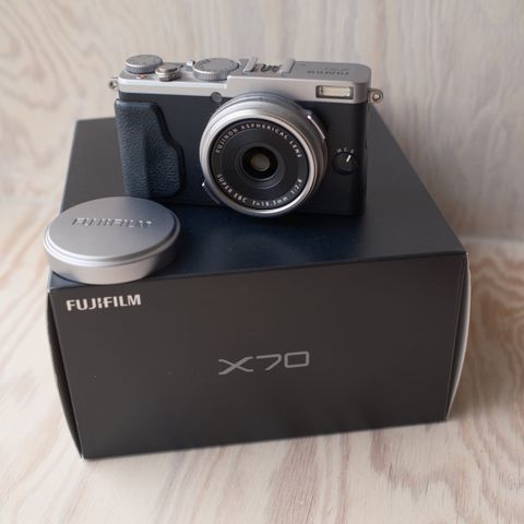 Fujifilm X70 (sølv)