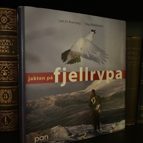 📚BORGE ANTIKVARIAT: «Jakten på fjellrypa» Lars H. Krempig/Stig Wallerheim