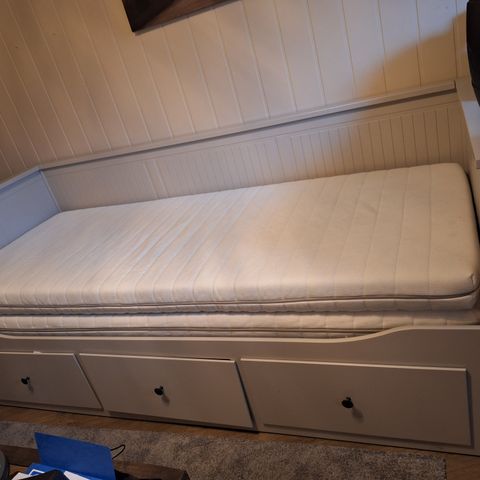 RESERVERT. Hemnes daybed