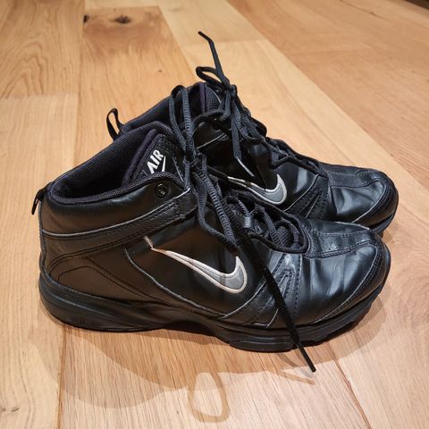 Nike air str 37,5