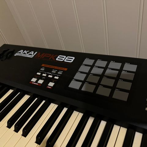 Akai MPK 88