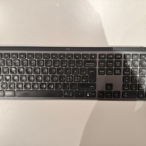 Logitech MX keys sort