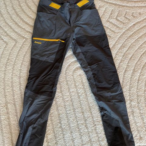 Bergans Cecilie Skog tynn softshell pants