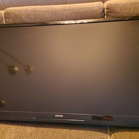 42" Philips tv med veggoppheng