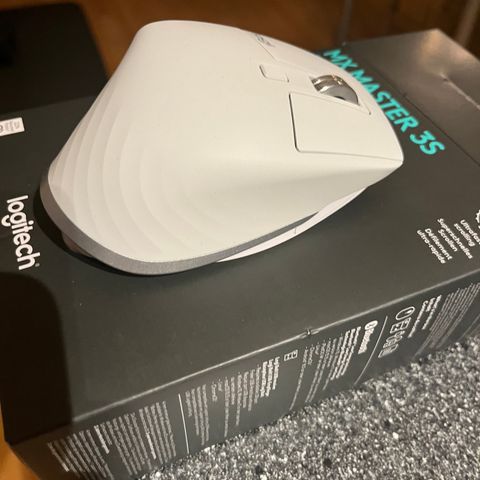 I sell new mx master 3s pro mouse not used!