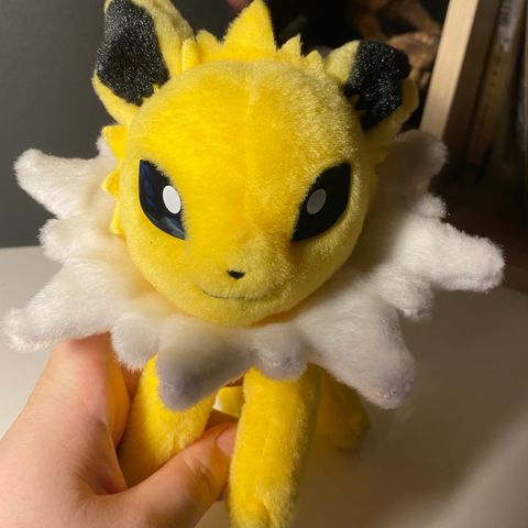 Jolteon tomy pokemon bamse (eeveelutions)