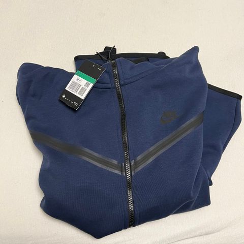 Nike Tech XL