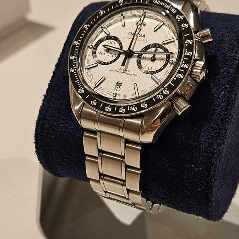 Omega Speedmaster Racing