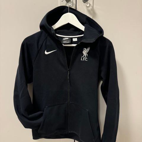 Liverpool FC Tech Fleece sett m/ hettejakke og bukse str 147-158 cm