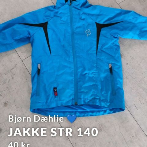 Jakke str 140