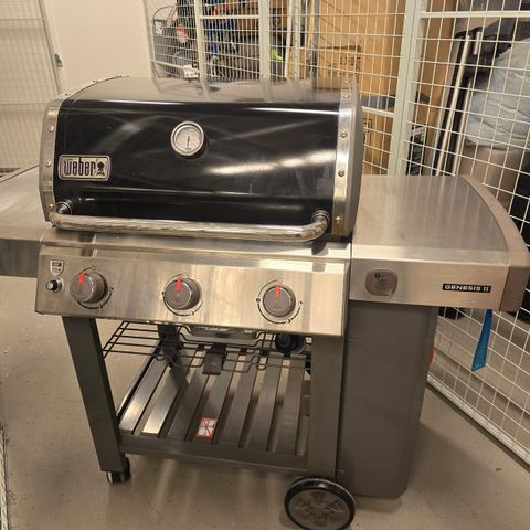 Weber Genesis II E310 med kraftig trekk selges