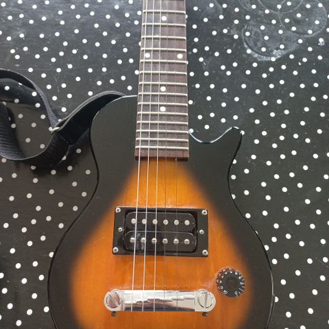 Epiphone Les Paul Pee Wee barnegitar med forsterker